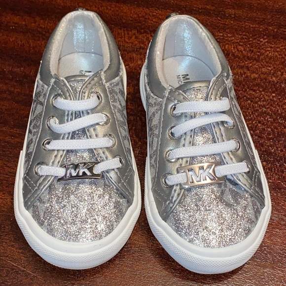 Michael kors girls shoes - Picture 2 of 6